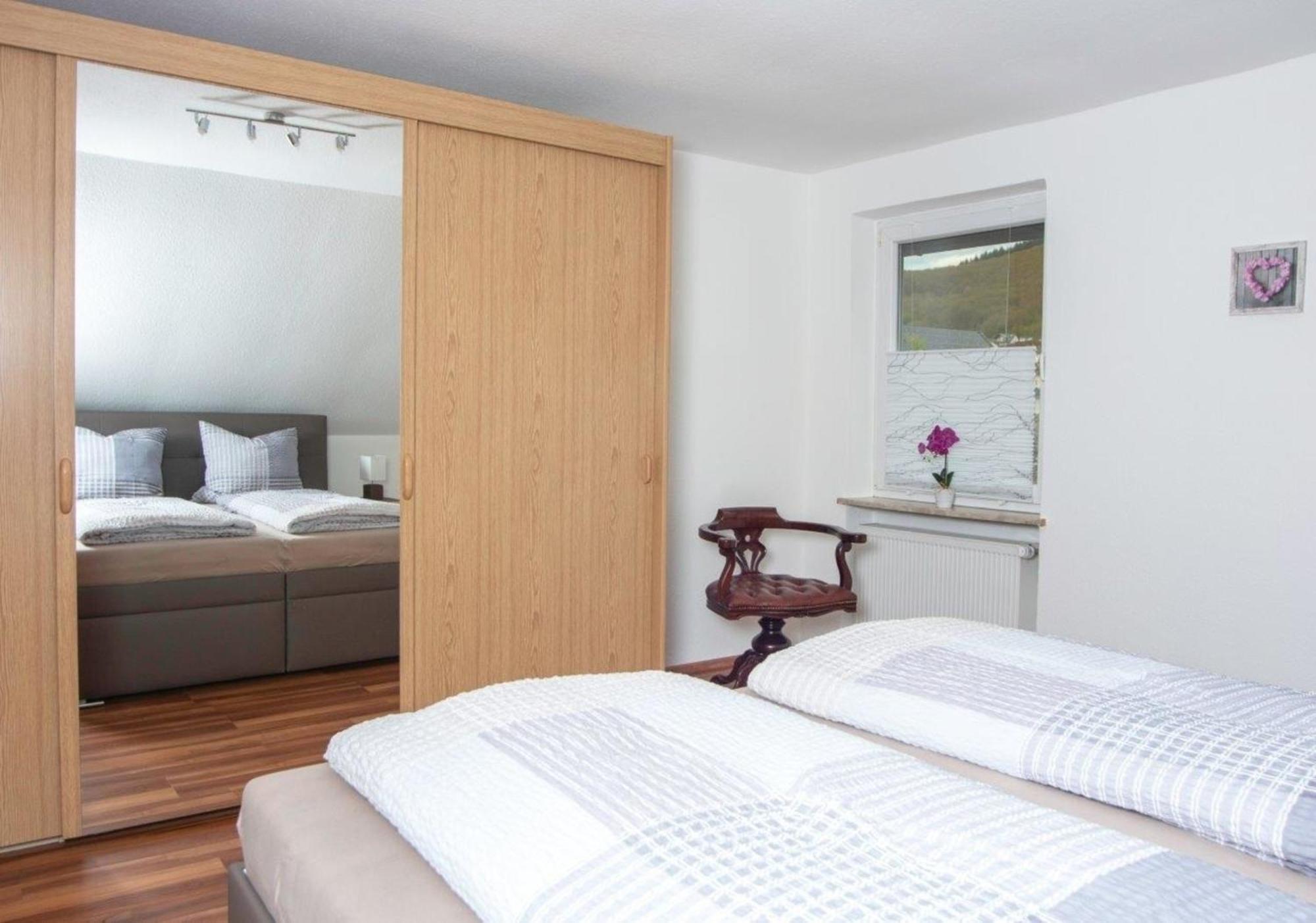 Ferienwohnung Grauschiefer Irsch 外观 照片